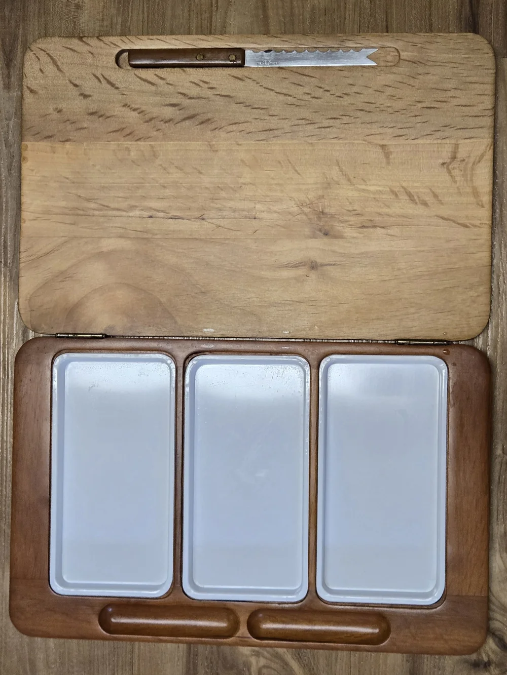 Milbern MCM Fold-Away Wooden Server
